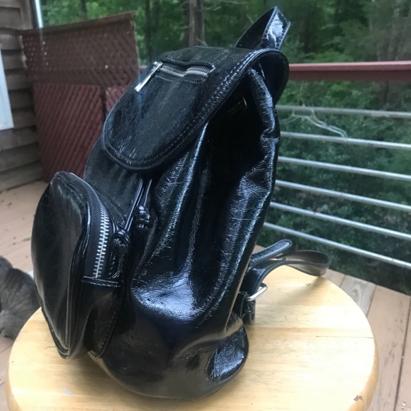 Shiny Patent leather backpack - Picture 5 of 5